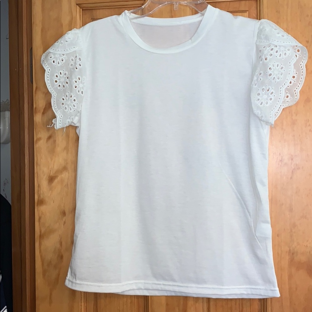 NWOT white cotton shirt with ruffled sleeves